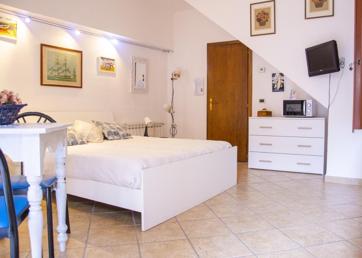 Appartamenti La Casina Porto Azzurro Extérieur photo