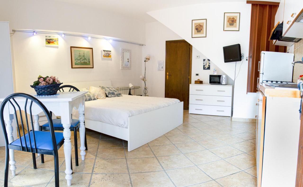Appartamenti La Casina Porto Azzurro Extérieur photo